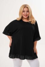 Sweterkowa tunika z cekinowymi detalami na rękawach i dole