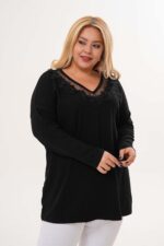 Sweterkowa bluzka z tiulem i aplikacją kwiatową